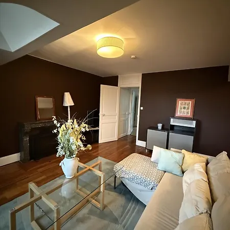 Le Drapeau Dijon-107m²-spacieux-tram-6 Couchages * Dijon